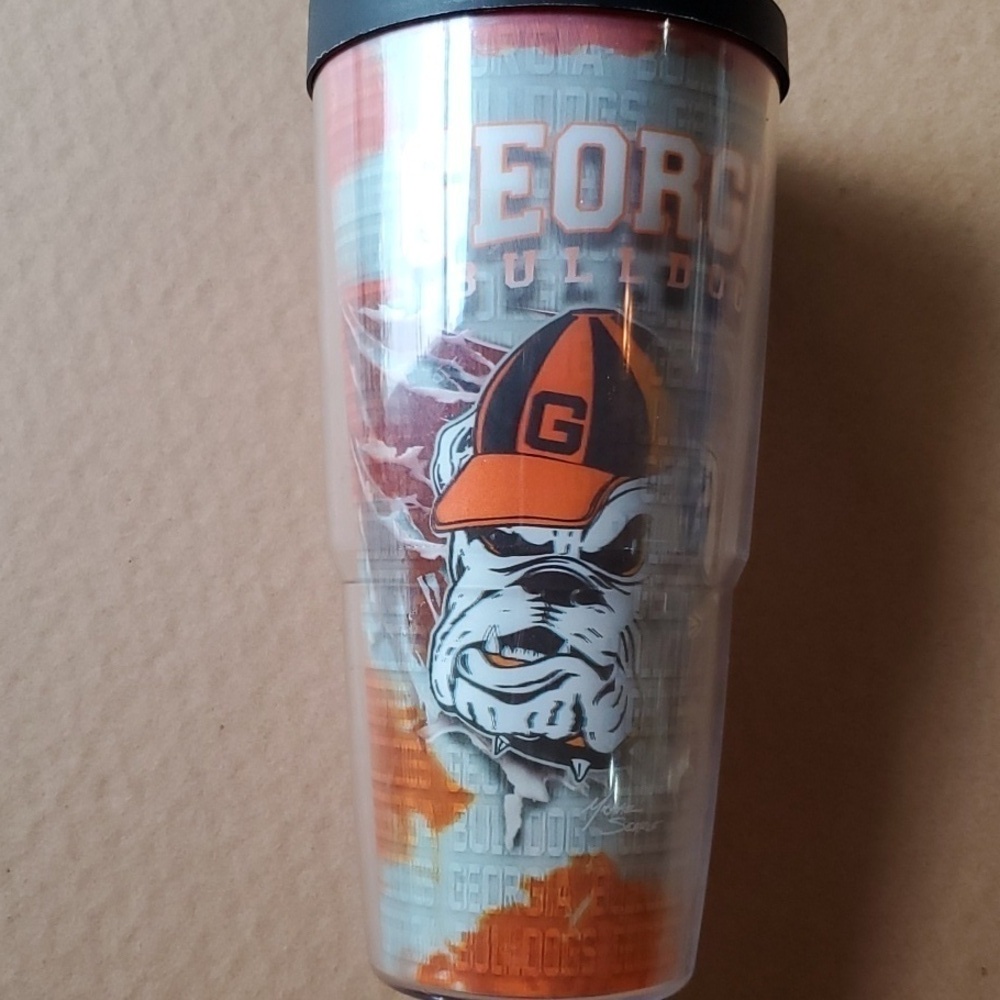 TERVIS Georgia Bulldogs LG 20 Oz cup with lid Dishwasher safe Hot or Cold drinks